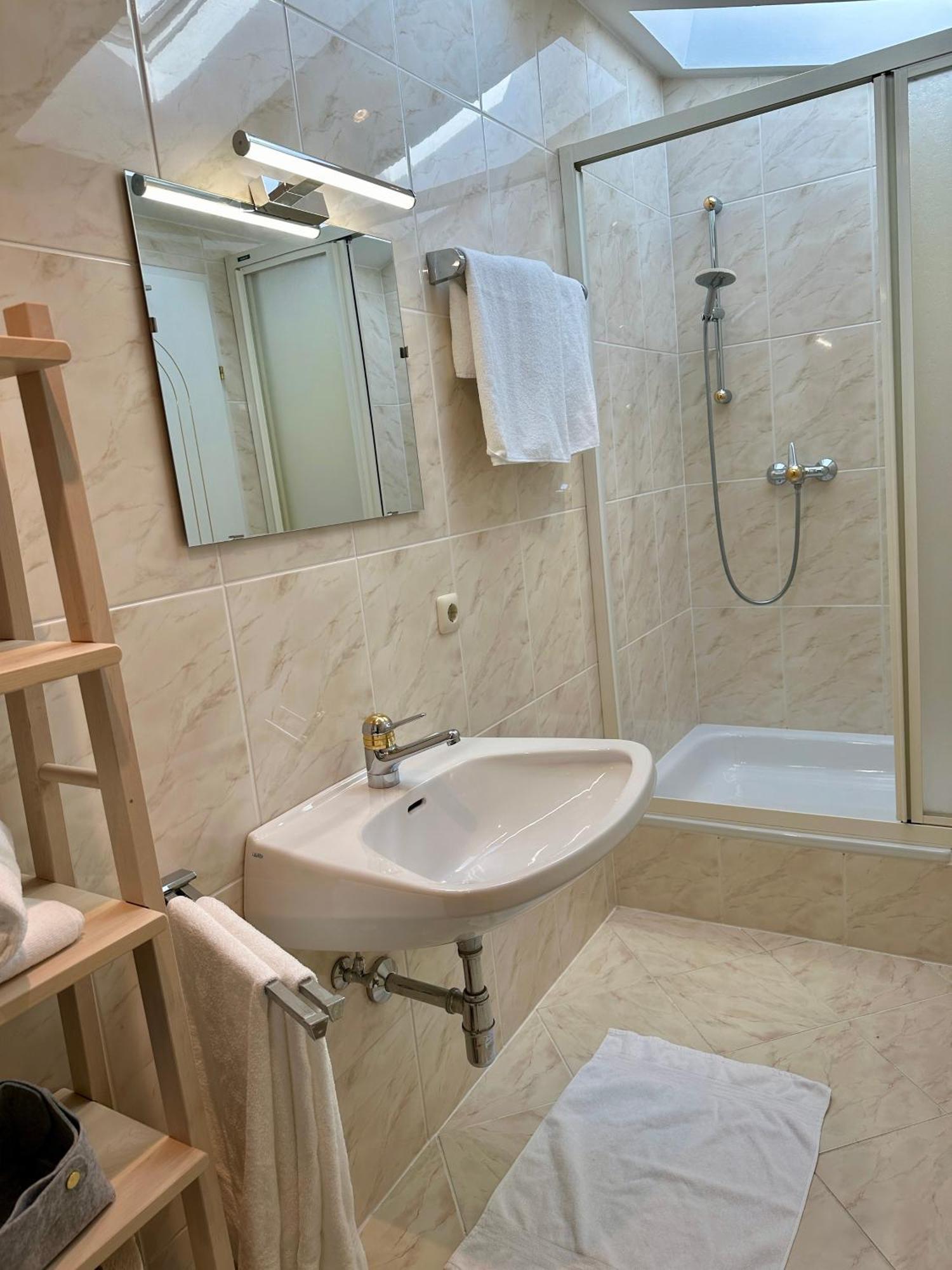 17Er Apartment Mit Sauna Und Privater Garage Мондзе Екстер'єр фото